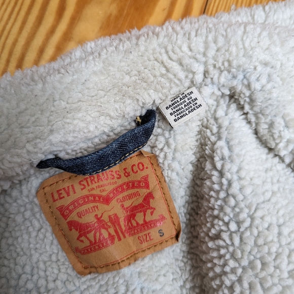 Levi's Sherpa Trucker Jacket - Picture 2 of 8